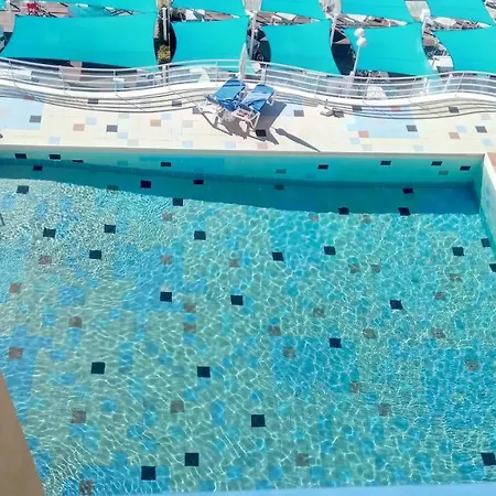 Marina Penthouse 1 アルブフェイラ